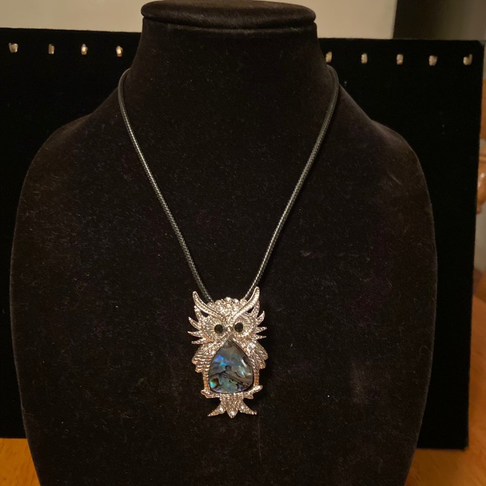 Necklaces - Picture 5 of 6